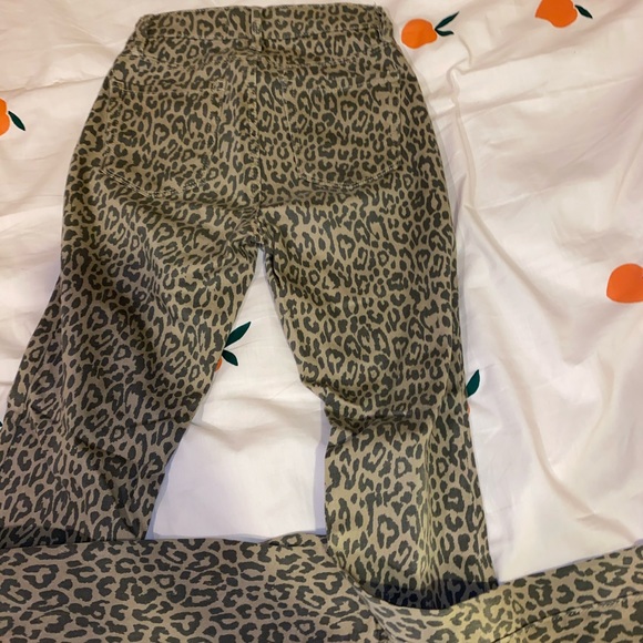 PACSUN cheetah print jeans size 22 - Picture 3 of 3